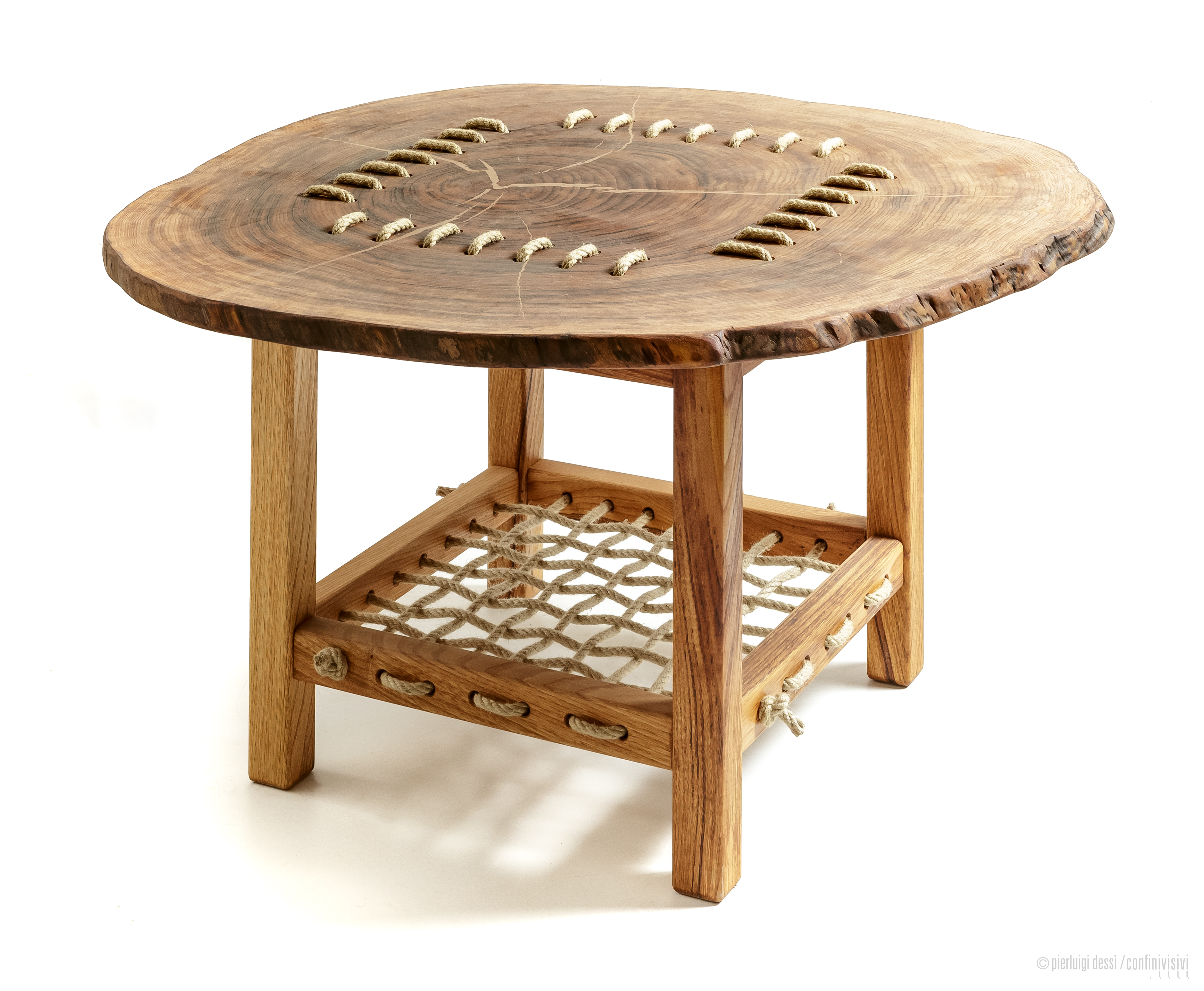 tavolino in legno e corda di canapa
